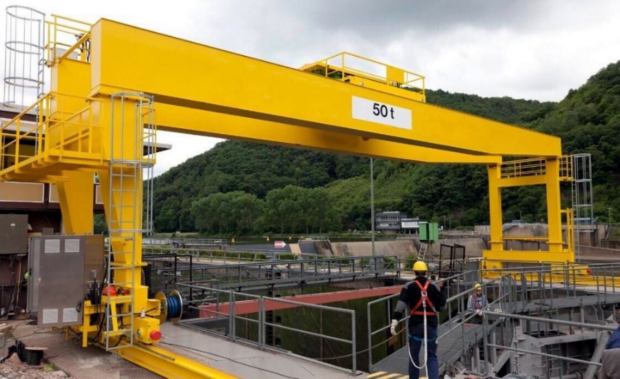 gantry crane safely